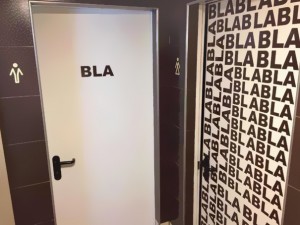funny-creative-bathroom-signs-16